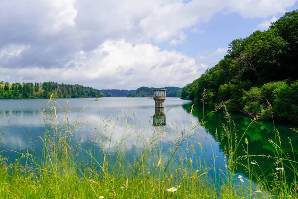 西格堡附近的万宝塔 可俯瞰湖面及周围环境的堤坝 — 图库照片
