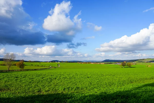 在Kulmbach地区的Goldbergsee风景区 有田野和草地的大自然 — 图库照片