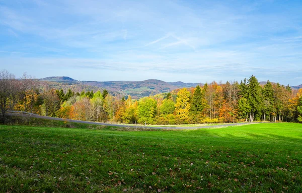 Widok Przyrodę Rohn Pobliżu Riedenbergu Jesienny Las Paśmie Niskich Gór — Zdjęcie stockowe