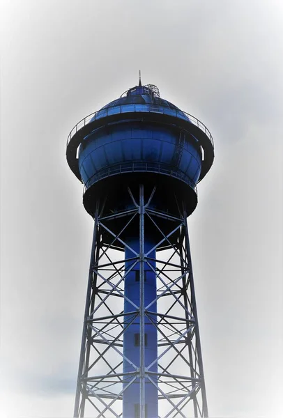 Πύργος Νερού Στο Άχλεν Χαλύβδινη Κατασκευή Ορόσημου Της Πόλης Ahlen — Φωτογραφία Αρχείου