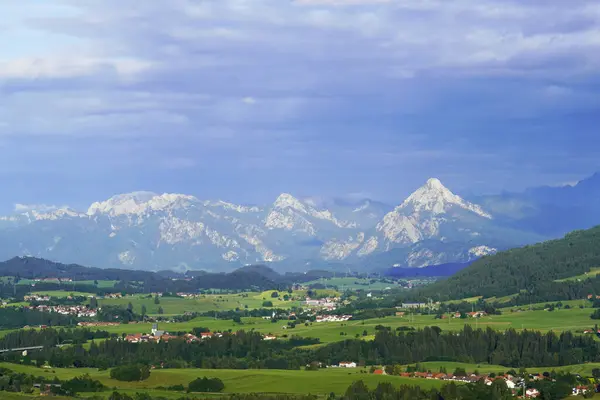 Bavyera Daki Allgau Panorama Manzarası Dağları Çayırları Ormanları Olan Doğa Stok Resim