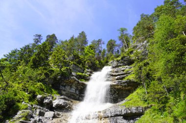 Tyrol, Avusturya 'da Haselgehr şelalesi.