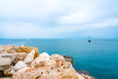 Kemer yakınlarında Akdeniz. Türkiye 'de manzara.