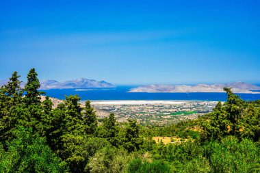 Yunanistan 'ın Kos adasındaki bir dağdan manzara ve Akdeniz manzarası.