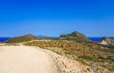 Yunanistan 'ın Kos adasındaki bir dağdan manzara ve Akdeniz manzarası.