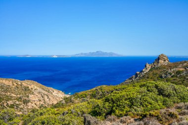 Yunanistan 'ın Kos adasındaki bir dağdan manzara ve Akdeniz manzarası.