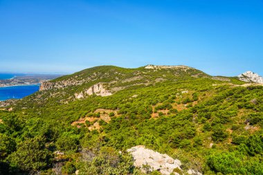 Yunanistan 'ın Kos adasındaki bir dağdan manzara ve Akdeniz manzarası.