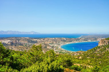 Yunanistan 'ın Kos adasındaki bir dağdan manzara ve Akdeniz manzarası.