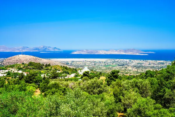 Yunanistan 'ın Kos adasındaki bir dağdan manzara ve Akdeniz manzarası.