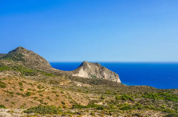 Yunanistan 'ın Kos adasındaki bir dağdan manzara ve Akdeniz manzarası.