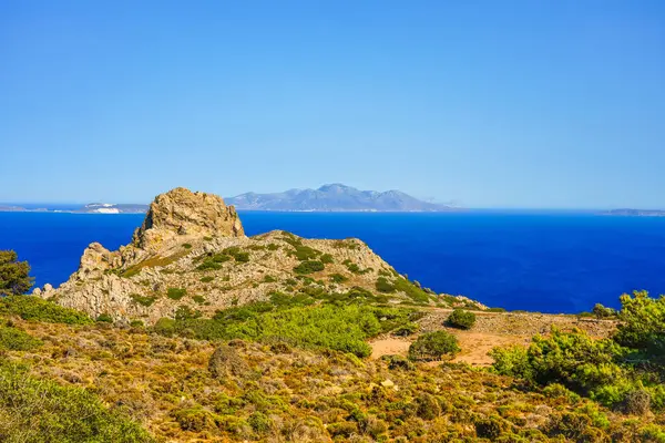 Yunanistan 'ın Kos adasındaki bir dağdan manzara ve Akdeniz manzarası.