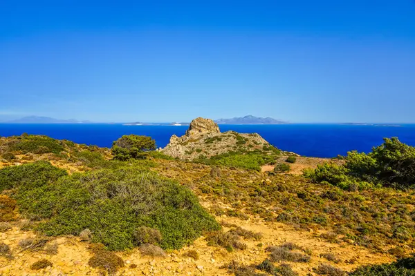 Yunanistan 'ın Kos adasındaki bir dağdan manzara ve Akdeniz manzarası.