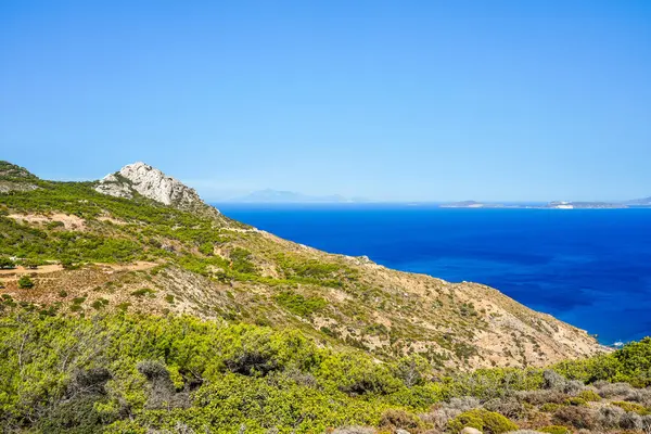 Yunanistan 'ın Kos adasındaki bir dağdan manzara ve Akdeniz manzarası.