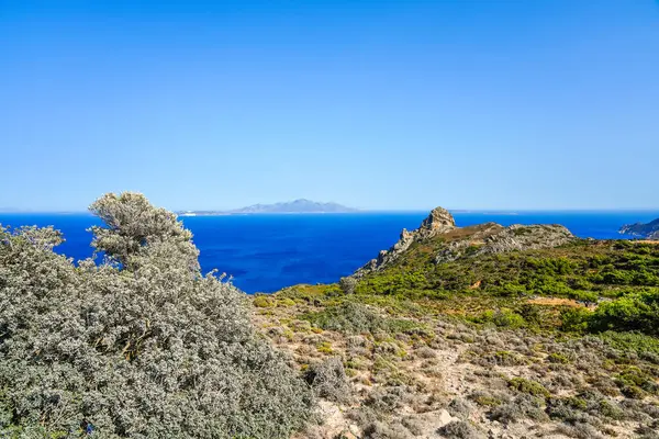 Yunanistan 'ın Kos adasındaki bir dağdan manzara ve Akdeniz manzarası.