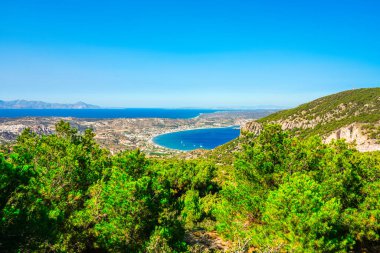 Yunanistan 'ın Kos adasındaki bir dağdan manzara ve Akdeniz manzarası.