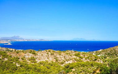 Yunanistan 'ın Kos adasındaki bir dağdan manzara ve Akdeniz manzarası.