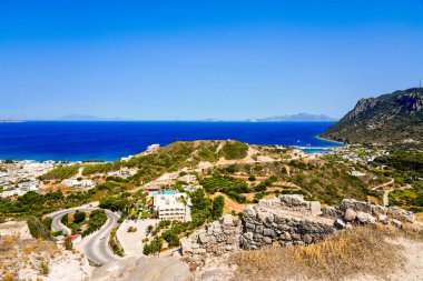 Yunanistan 'ın Kos adasındaki bir dağdan manzara ve Akdeniz manzarası.
