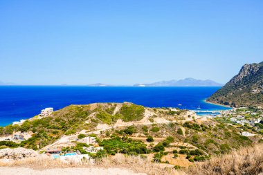 Yunanistan 'ın Kos adasındaki bir dağdan manzara ve Akdeniz manzarası.