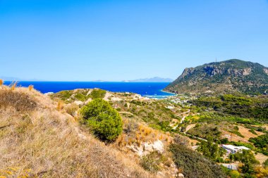 Yunanistan 'ın Kos adasındaki bir dağdan manzara ve Akdeniz manzarası.