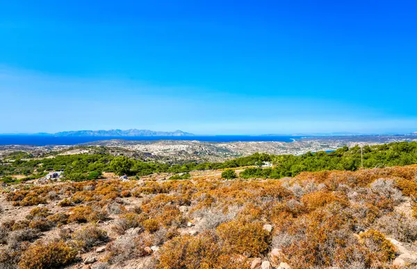 Yunanistan 'ın Kos adasındaki bir dağdan manzara ve Akdeniz manzarası.