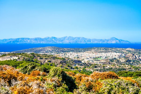 Yunanistan 'ın Kos adasındaki bir dağdan manzara ve Akdeniz manzarası.