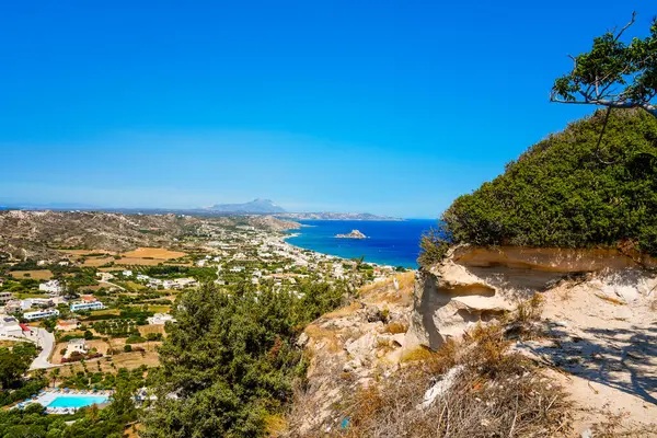 Yunanistan 'ın Kos adasındaki bir dağdan manzara ve Akdeniz manzarası.