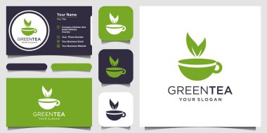 Yaprak elementi logosu ve kartvizit tasarımı olan bir fincan çay. Çay evi vektör tasarımı. Yeşil yapraklı sıcak aroma çayı..