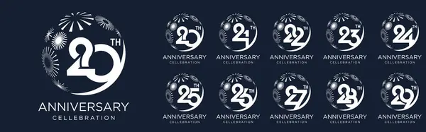 Kutlama etkinliği, düğün ve doğum günü için beyaz renkli havai fişeklerle 20. ve 29. yıl dönümü logoti tasarımı.