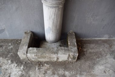 drain pipe to drain rainwater from the roof