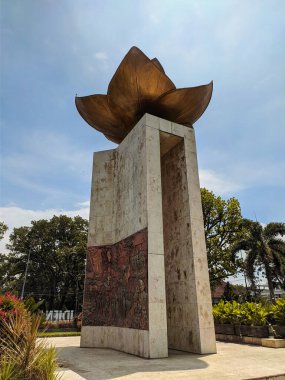 Malang, 07 Desember 2022 - Melati Monument is one of the iconic monuments in Malang City which is located in the middle of Ijen Street