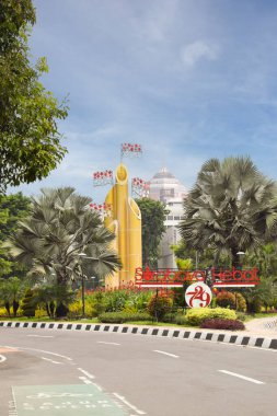 Pointed bamboo monument (monumen bambu runcing) is located in the middle of Surabaya city street. Surabaya National Monument