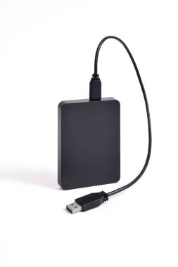 USB kablosu beyaz arkaplanda izole edilmiş Harici Disk Sürücüsü. usb bağlantısıyla Harici HDD