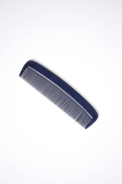 Plastik saç tarağı izole üzerinde beyaz arka plan