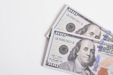 İki yüz dolarlık banknot. Amerikan doları. Banknotlar. Amerikan parası. Beyaz arkaplanda izole