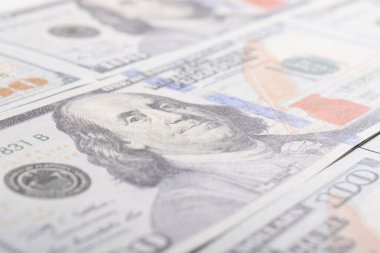 Amerikan dolarlarının geçmişi. Seçici odaklanma. Amerikan antika parası, yüz dolarlık banknotlar. Doku Amerikan doları