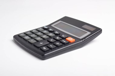 Hesap makinesi beyaz arkaplanda izole edildi