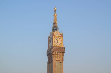 Makkah, Suudi Arabistan - 17 Mart 2025: Abraj Al Yem 'in güneş ışığı, Kraliyet Saat Kulesi Makkah