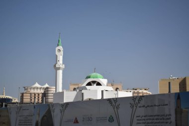 Medine, Suudi Arabistan - 3 Mart 2025: Bilal Camii Suudi Arabistan 'ın Medine kentinde bulunan tarihi bir camidir.