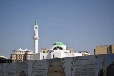 Medine, Suudi Arabistan - 3 Mart 2025: Bilal Camii Suudi Arabistan 'ın Medine kentinde bulunan tarihi bir camidir.