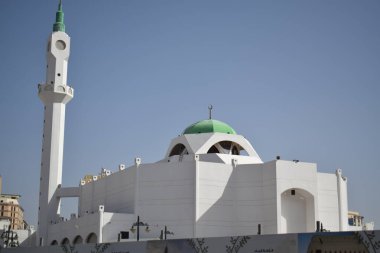 Medine, Suudi Arabistan - 3 Mart 2025: Bilal Camii Suudi Arabistan 'ın Medine kentinde bulunan tarihi bir camidir.