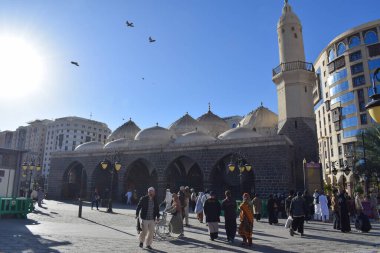 Medine, Suudi Arabistan - 2 Mart 2025: Ghamah Camii, Suudi Arabistan 'ın Medine kentindeki ünlü tarihi camilerden biridir.