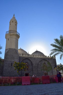Medine, Suudi Arabistan - 2 Mart 2025: Ghamah Camii, Suudi Arabistan 'ın Medine kentindeki ünlü tarihi camilerden biridir.