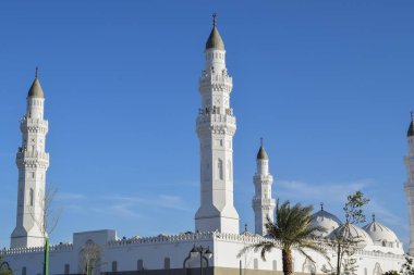 Quba Camii, Suudi Arabistan 'ın Medine el Munawwarah kentinde İslam tarihinde inşa edilen ilk camidir.