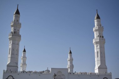 Quba Camii, Suudi Arabistan 'ın Medine el Munawwarah kentinde İslam tarihinde inşa edilen ilk camidir.