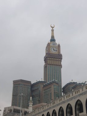 Makkah, Suudi Arabistan - 6 Mart 2025: Abraj Al Yem, Kraliyet Saat Kulesi Makkah