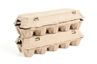 Kapalı karton kutu beyaz arka planda izole edildi. Yumurta kutusu, kutu, tepsi ya da kap