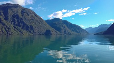 Puelo Vadisi 'ndeki Tagua Tagua Gölü, Şili Patagonya .