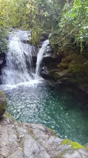 Schöner Wasserfall Mit Kristallklarem Wasser Penedo Rio Janeiro Brasilien — Stockfoto