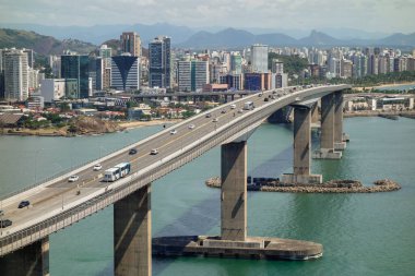 Üçüncü Köprü panoramik, Terceira ponte, Vitoria, ES, Brezilya. Arka plan olarak şehir manzarası.