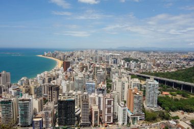 Espirito Santo Eyaleti, Brezilya 'daki Vila Velha şehir manzarası ve deniz manzaralı binalar..